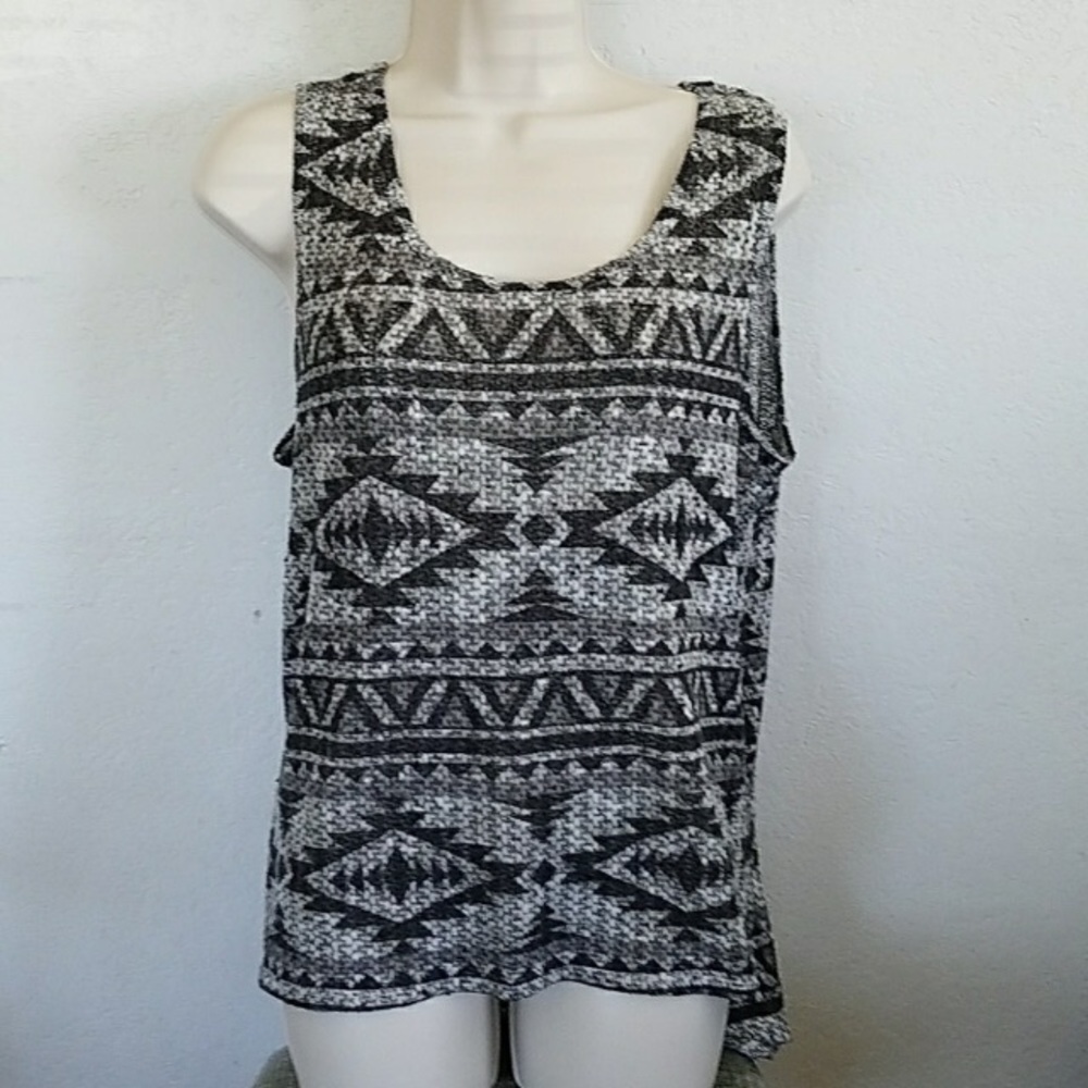 Knit sleeveless blouse by Blu Planet, EUC